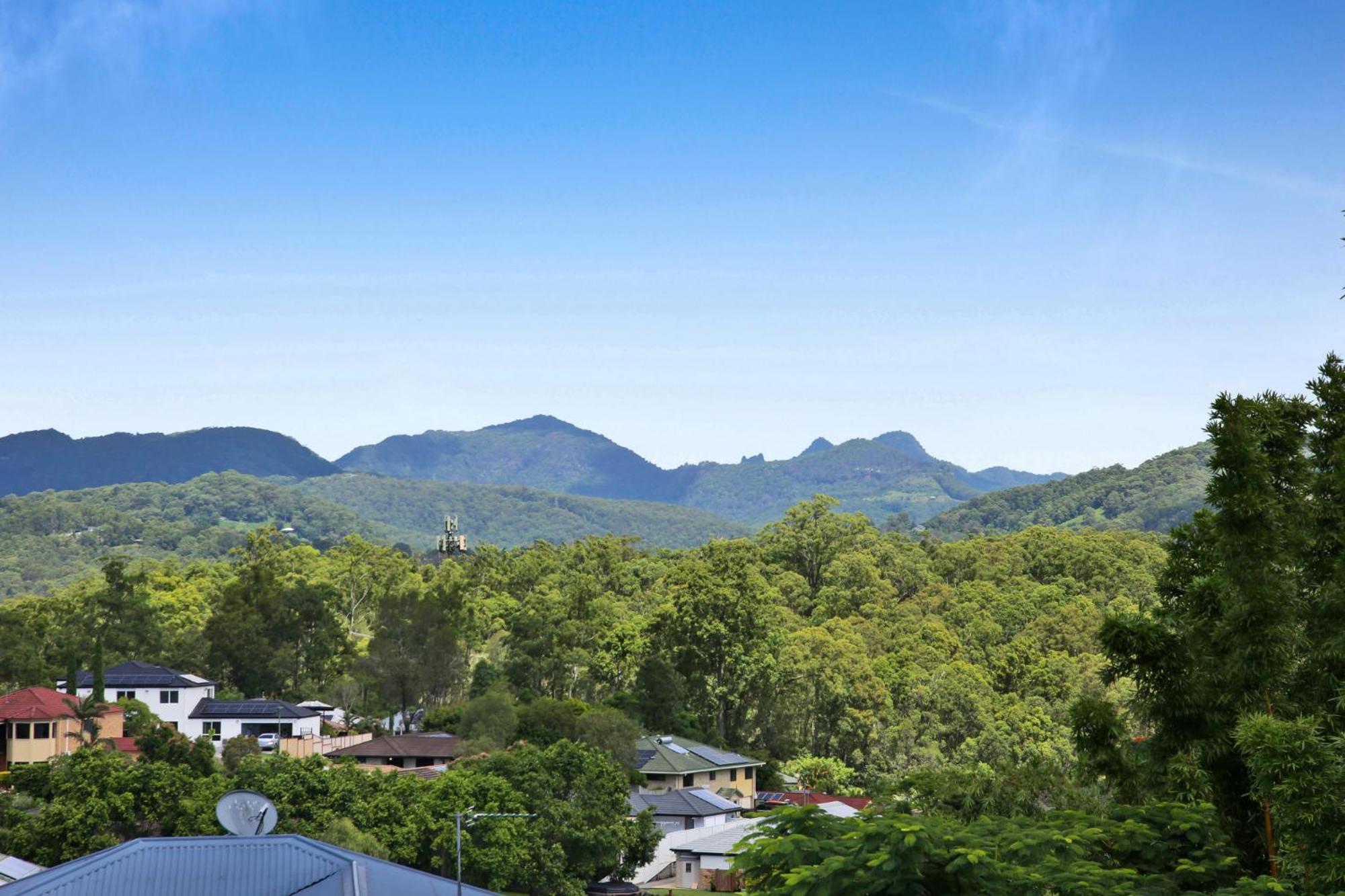 Glorious 5-Bed Amidst Nature In Burleigh Heads Villa Gold Coast Exterior photo